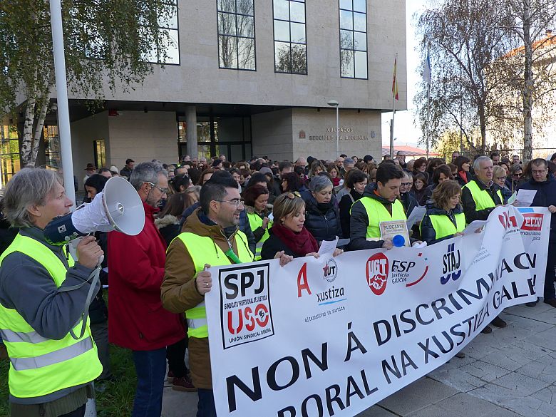 17-01-12 ProtestaFolgaXustizaVigo01.JPG